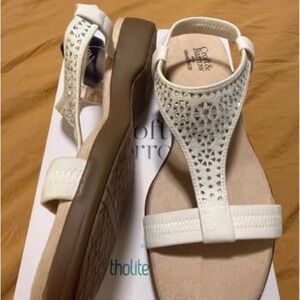 Women's Croft & Barrow White T‑Strap Sandals with Sparkle Detailing - NEW